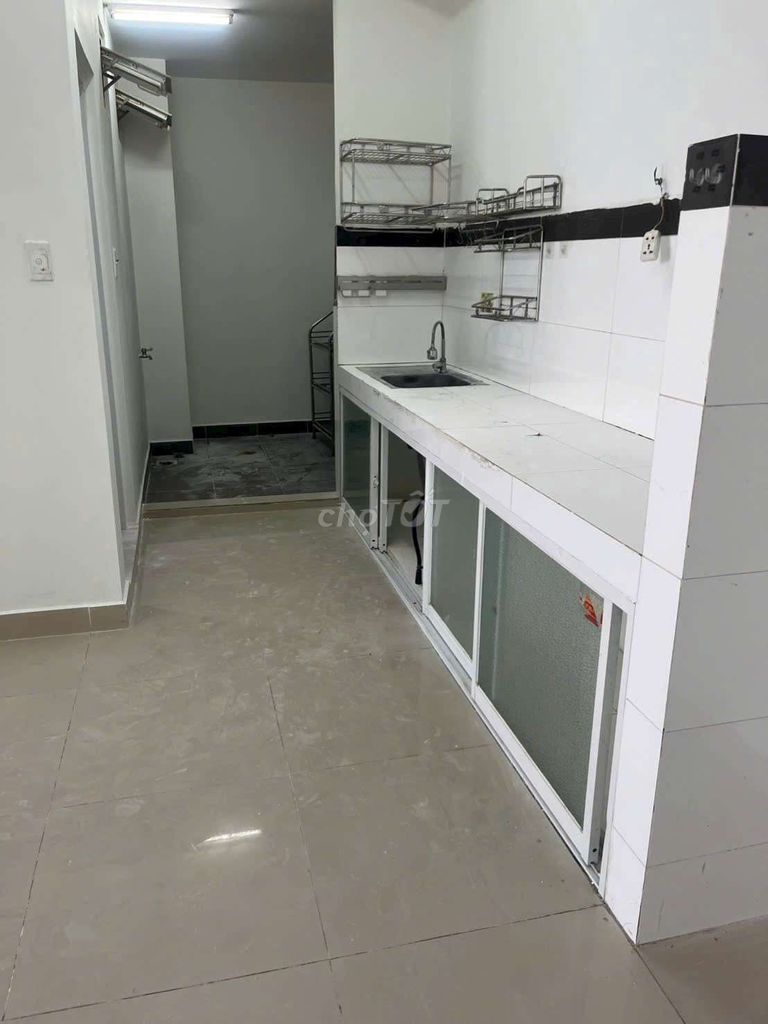 We're renting apartment 2 bedrooms.