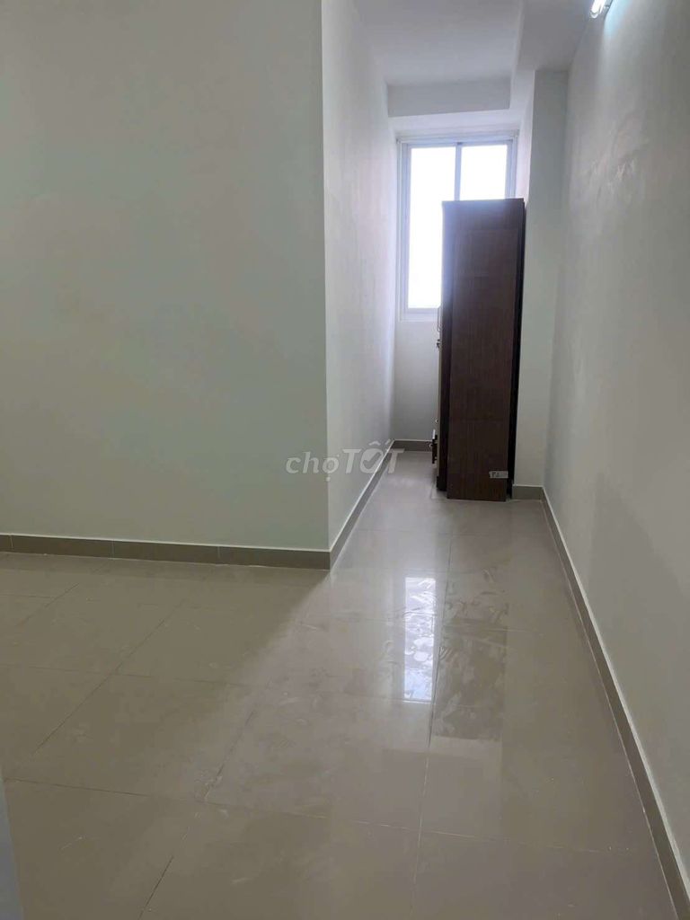 We're renting apartment 2 bedrooms.