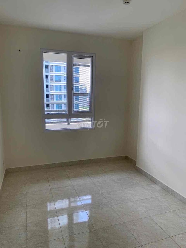 apartment 1 bedroom cost 11 million. 90 Nguyễn Hữu Cảnh.