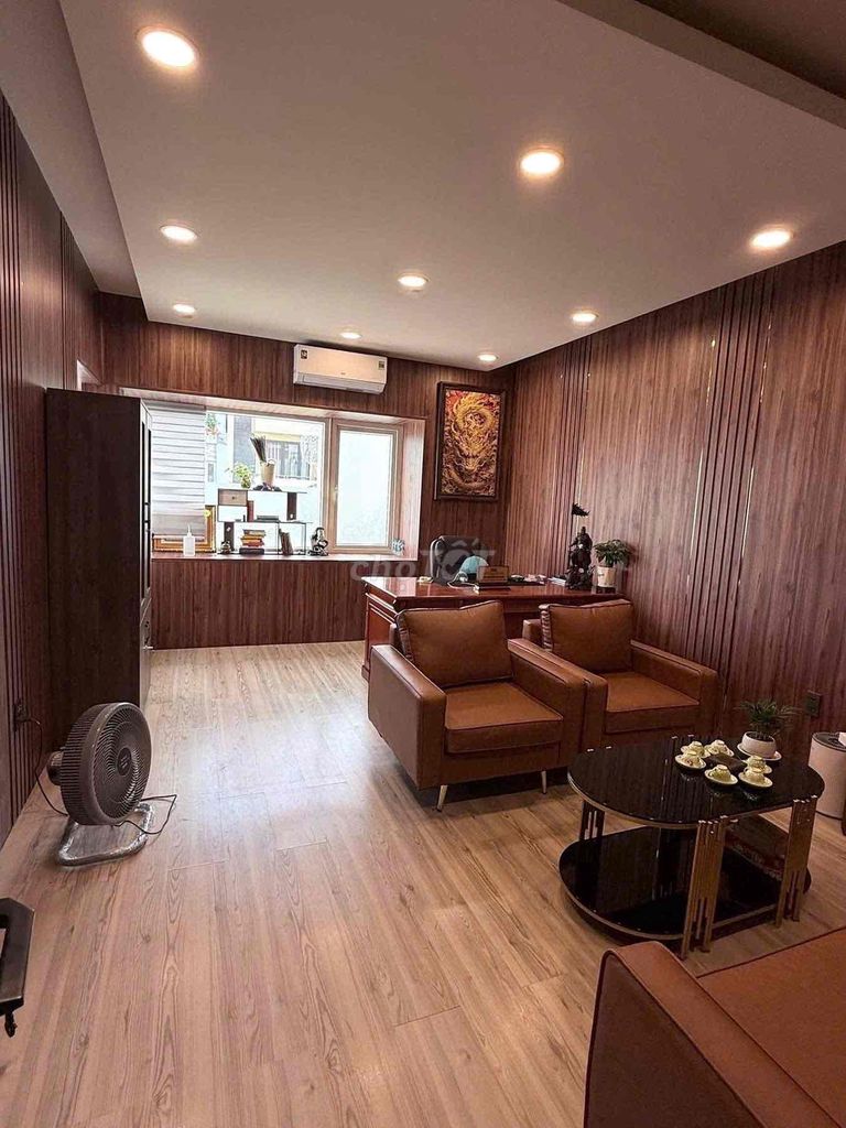 Rent a new cash house for the East Korean South Korean spa vpcty showroom 43 million.