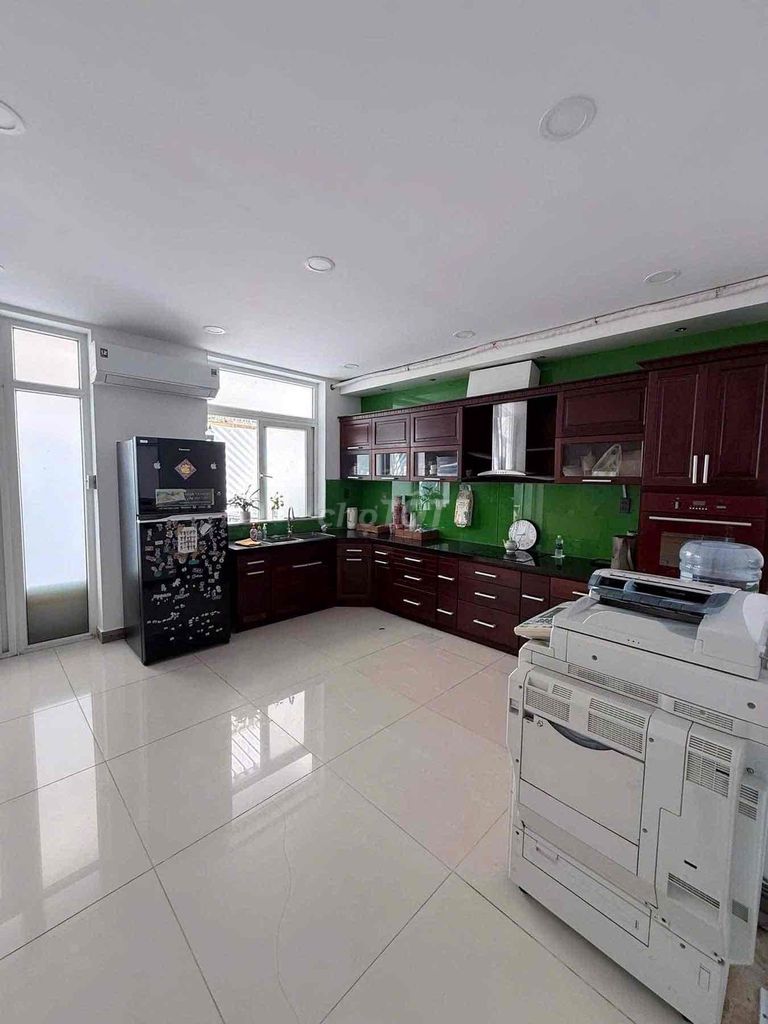 Rent a new cash house for the East Korean South Korean spa vpcty showroom 43 million.