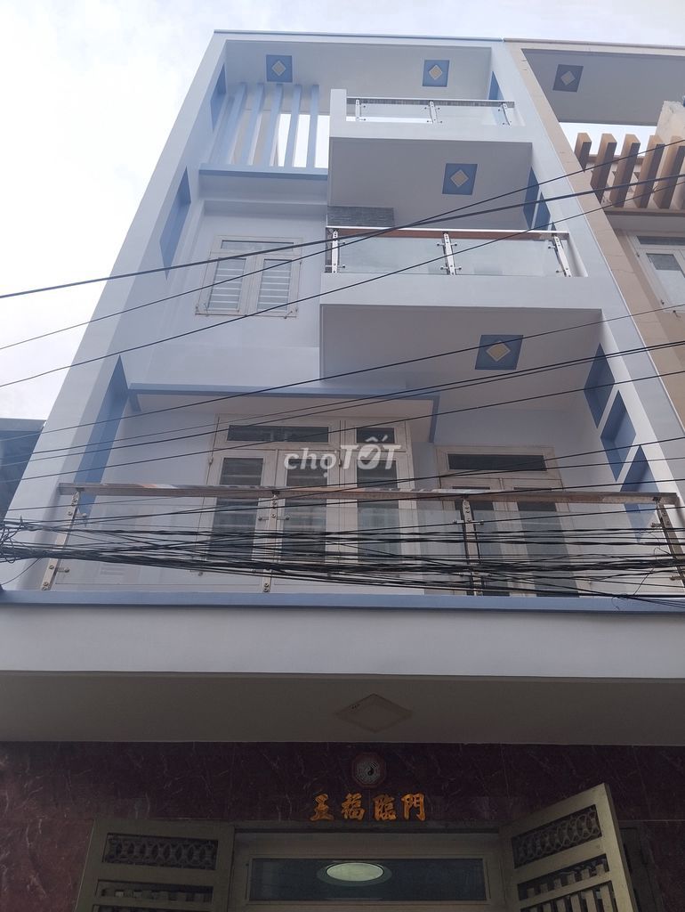 Four-story rental house with four bedrooms and five toilets! Car alley, near aeon Bình Tân