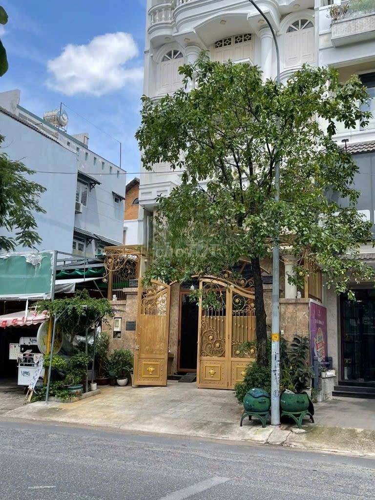 Rent a số 12 Thủ Đức building, area 8 x17 meters, nice place with elevators.