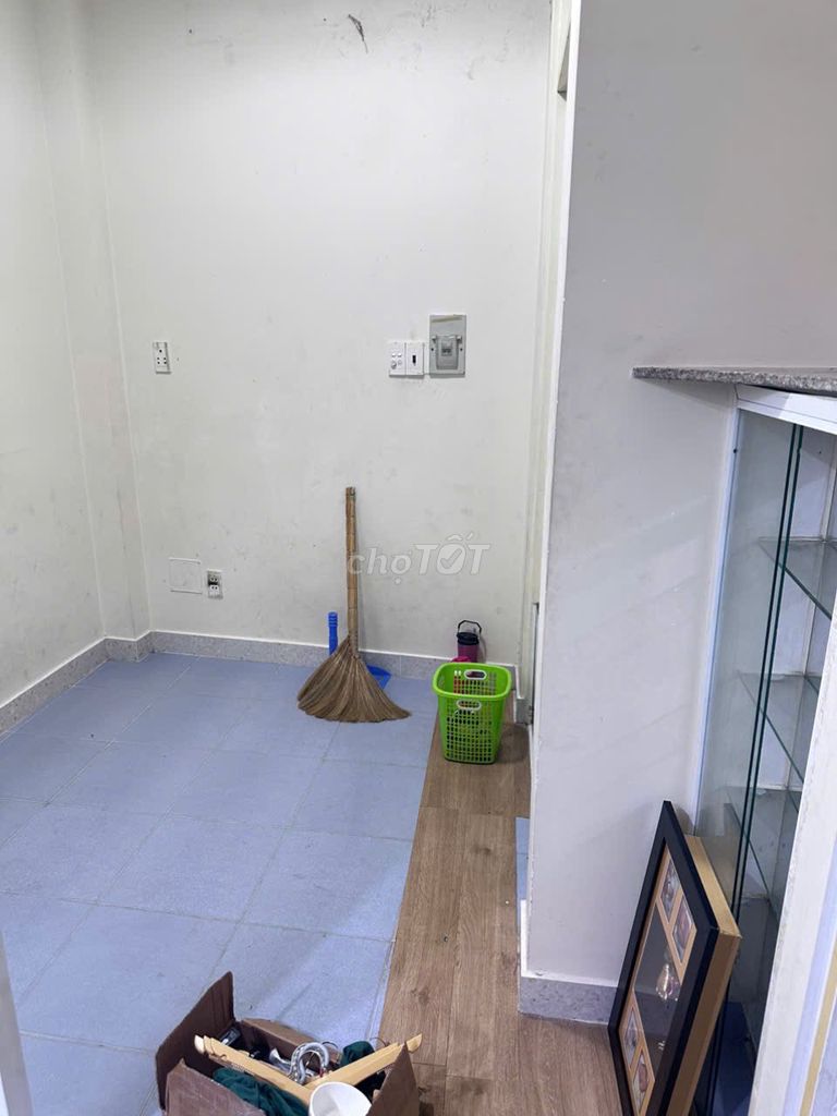 Rent two bedrooms plus three tollet + one of them.