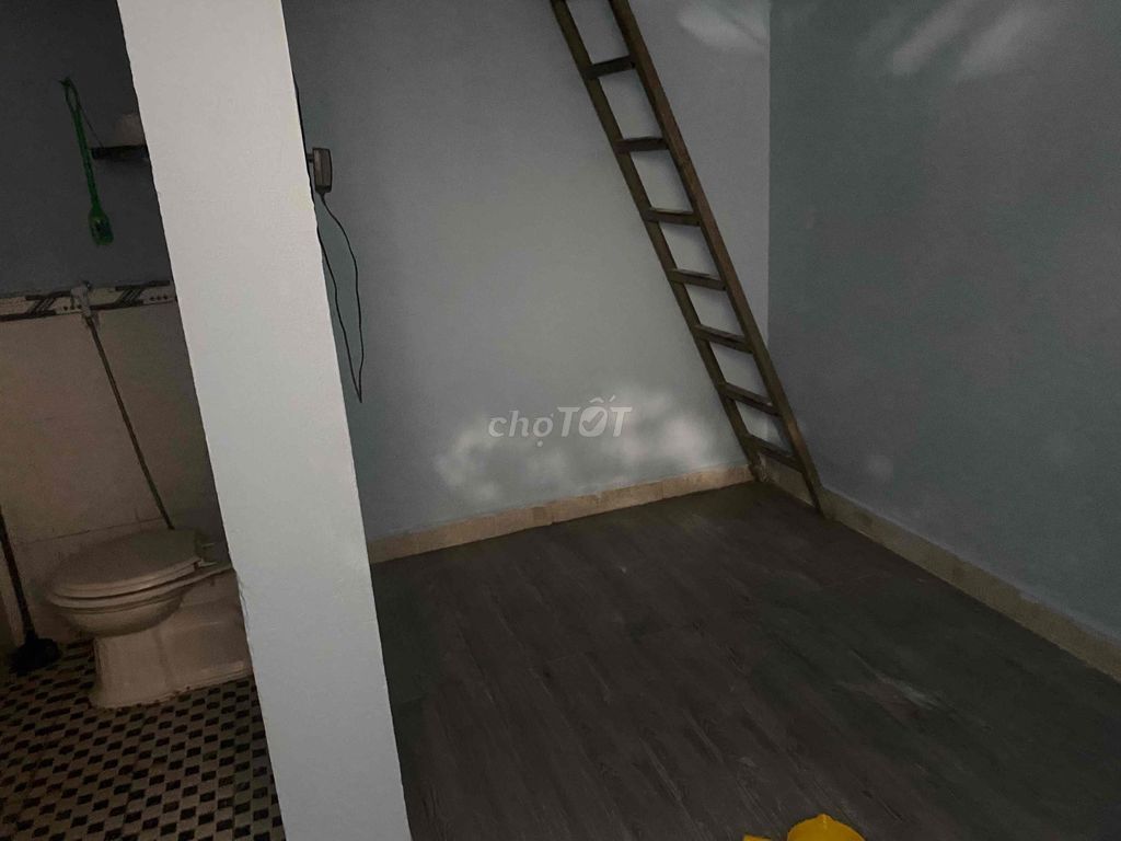 Room 3 x 5. suspended guard