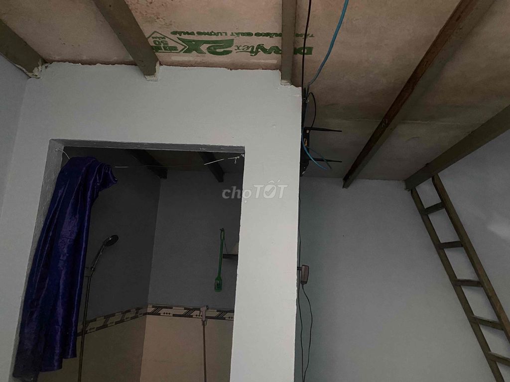 Room 3 x 5. suspended guard