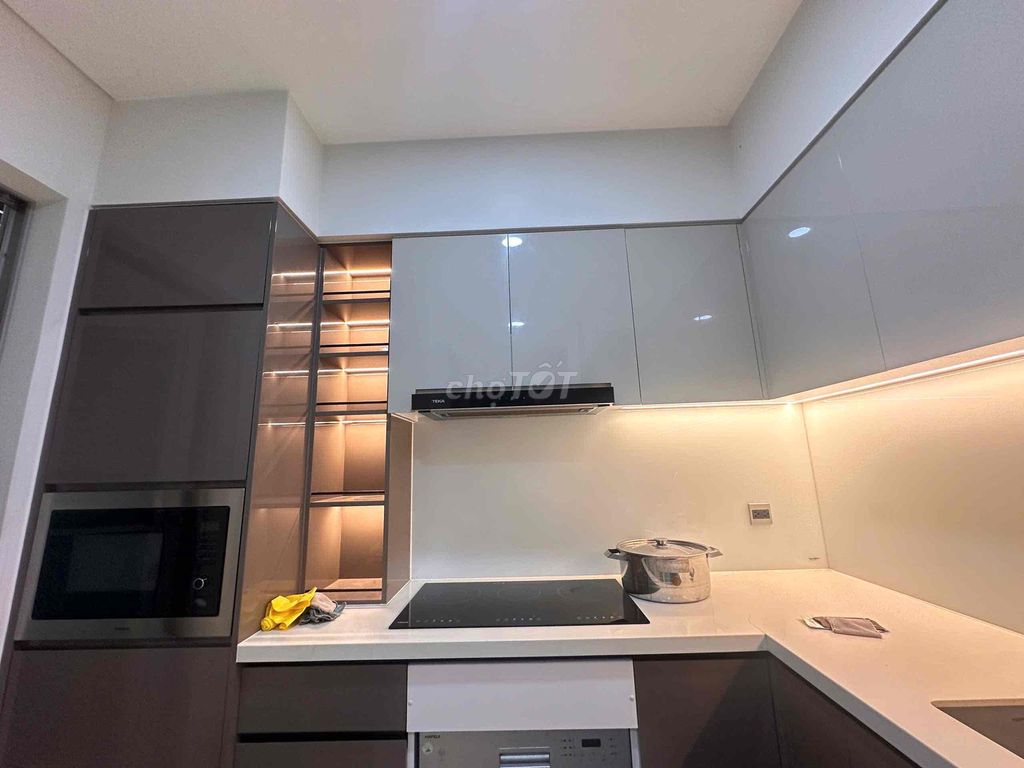 Rent the high-end apartment the horzon .
