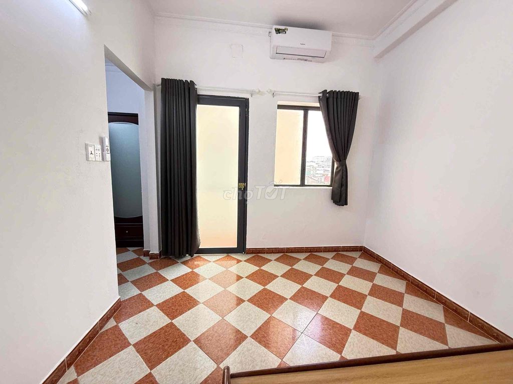1 kitchen balcony bedroom - full interior - near Hoàng Hoa Thám Market 6 million3