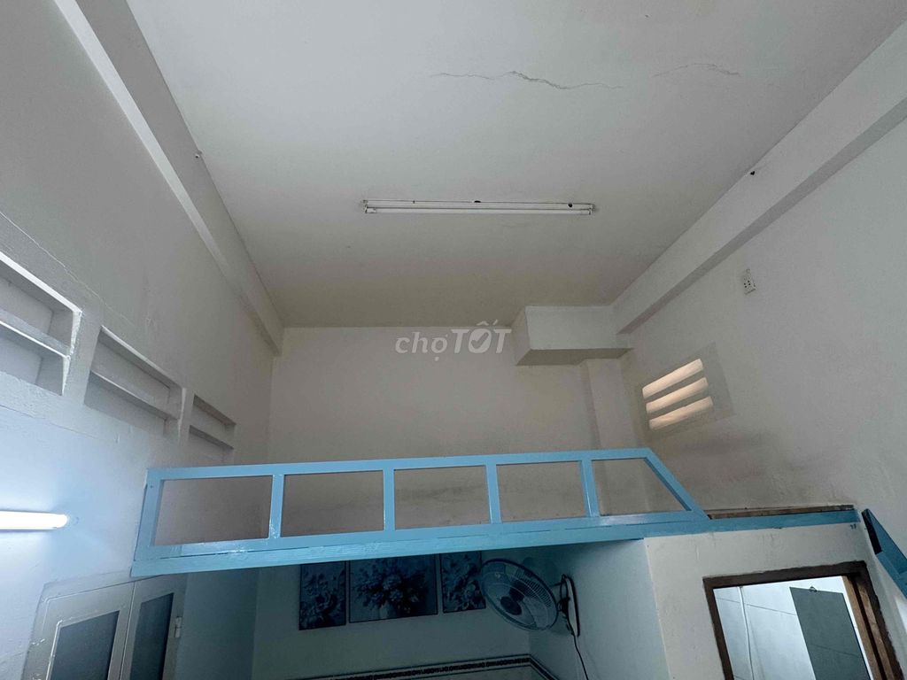Ground Room, air conditioning, high guard!