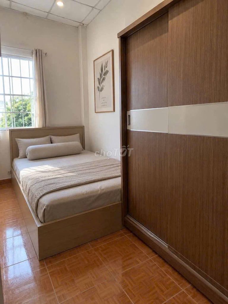 Rent two bedrooms - open windows.