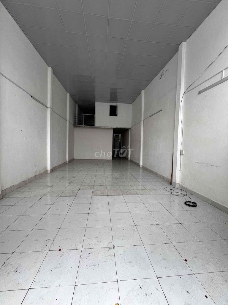Rent Dht03 Alley. 5 x 20. Oh, my God. Two bedrooms. A toilet. Eight million.