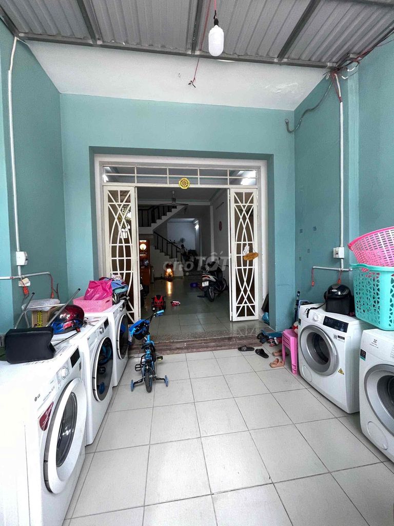 Rent a two-story front house on Phước Bình.