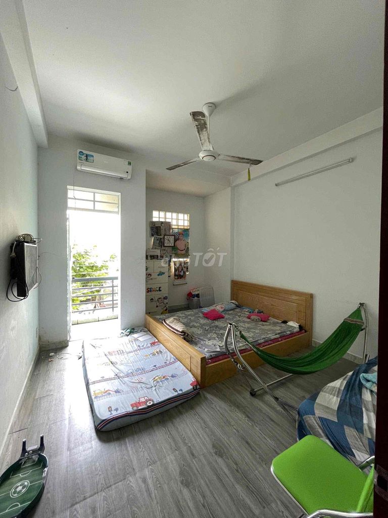 Rent a two-story front house on Phước Bình.