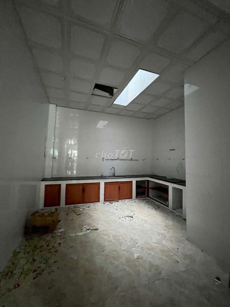 Rent a cash house right here in Metro-4.4 x 25-three floors, wide side.