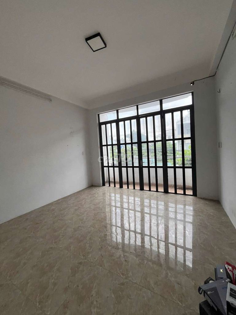 Rent a cash house right here in Metro-4.4 x 25-three floors, wide side.
