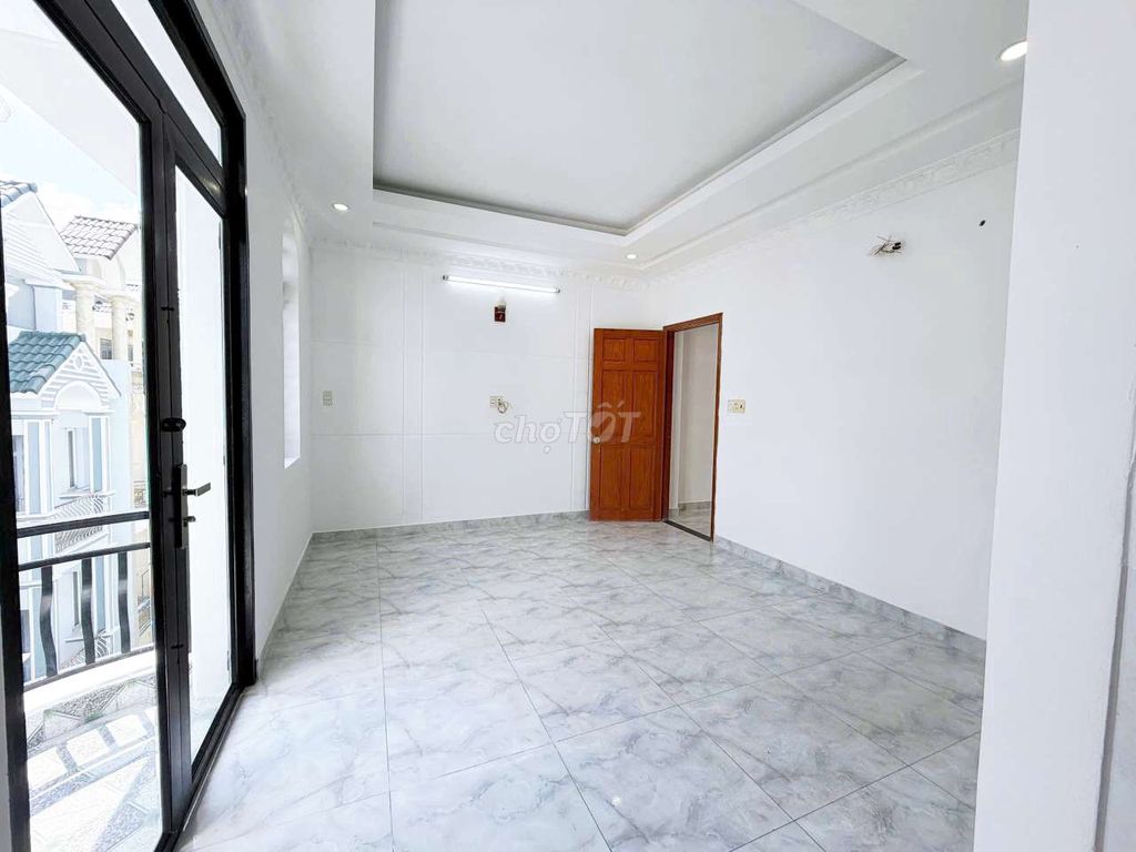 số 22 Lital Way. (4 bedroom, 5 toilets). Car alley. Area using 216 m2