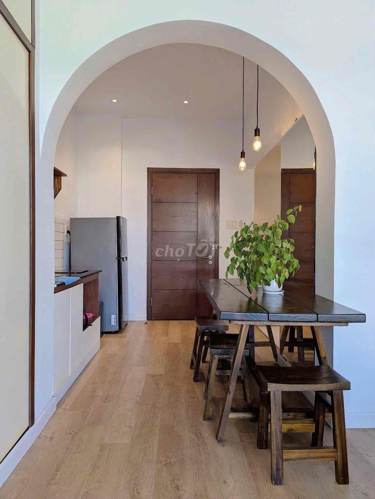 Rent a super open apartment downtown in Bình Thạnh.