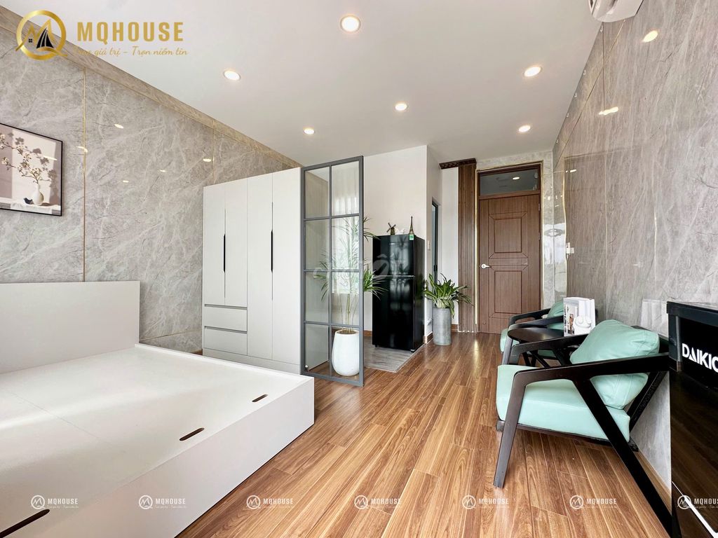 The super-beautiful balcony studio near Phạm Văn Bạch bordered etown - T3