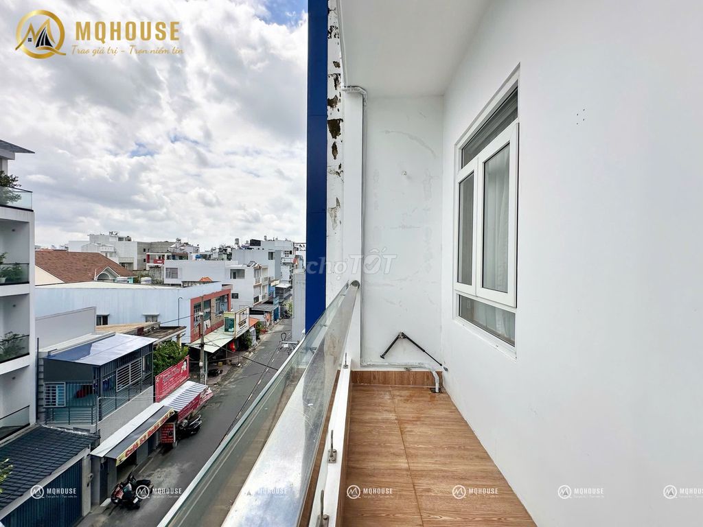 The super-beautiful balcony studio near Phạm Văn Bạch bordered etown - T3