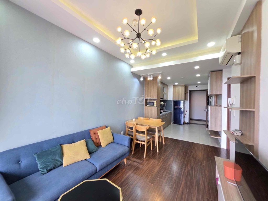 Rent The Botanica two bedrooms. A full-class furniture near the airport at 15.