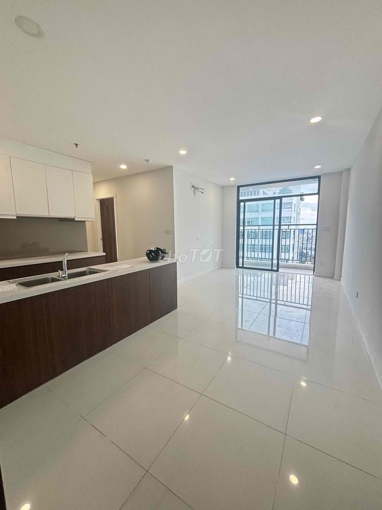 Rent Central Premium of 870 meters 2 empty bedrooms right here at 11 million.