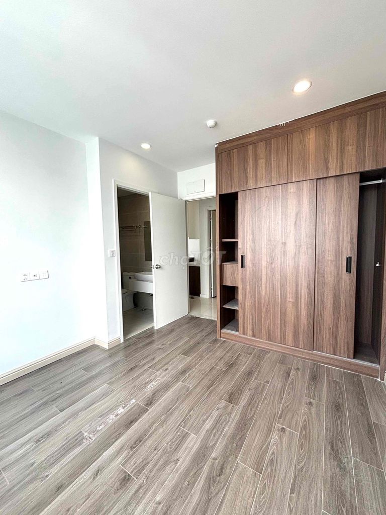 Rent Central Premium of 870 meters 2 empty bedrooms right here at 11 million.