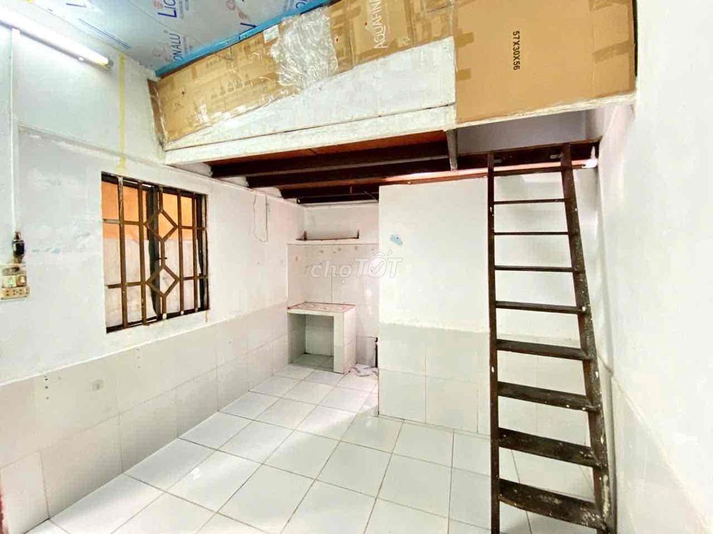 Nguyễn Tư Giản.3 million-priced hotel room.