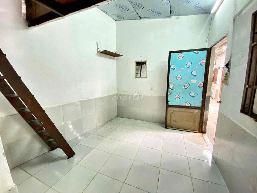 Nguyễn Tư Giản.3 million-priced hotel room.