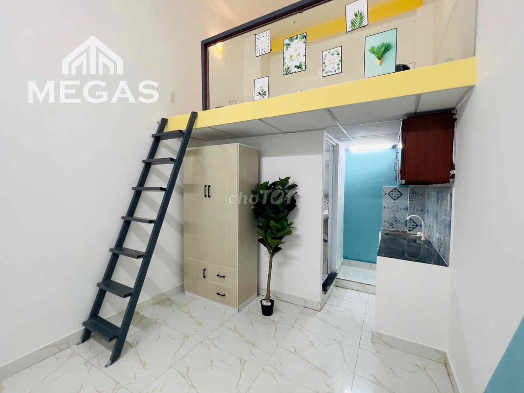 High guard, 24 hours security, super room.