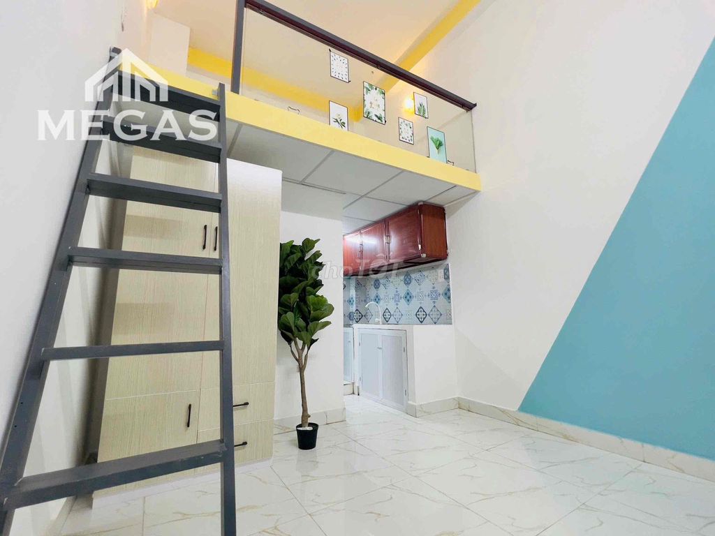 High guard, 24 hours security, super room.