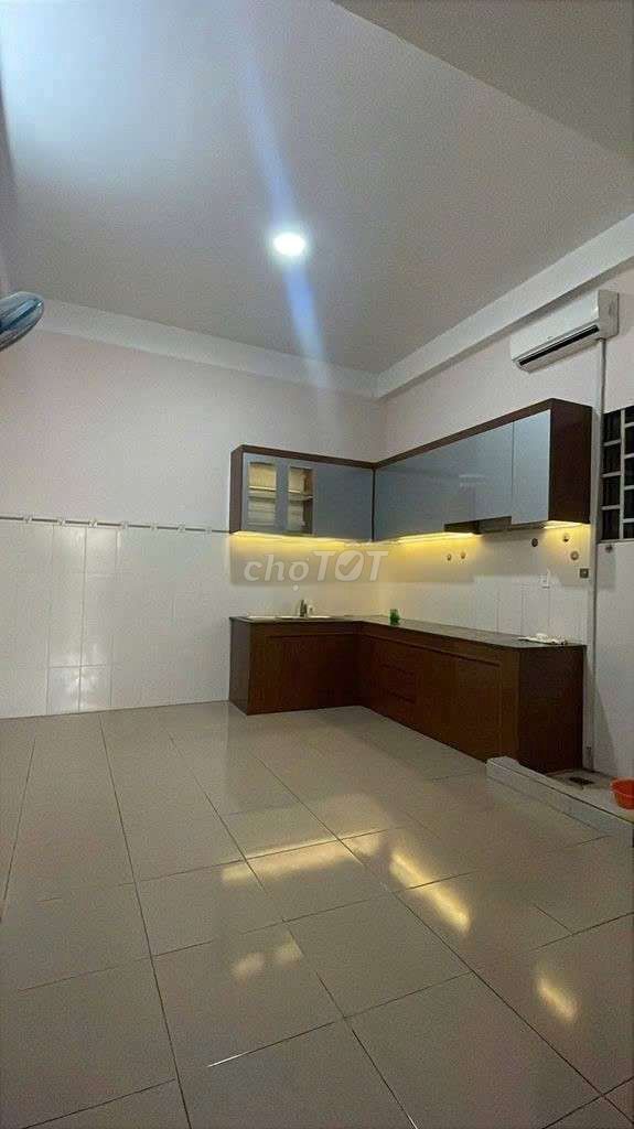 Renting Pao Four Bedrooms, 5 toilets for 25 million