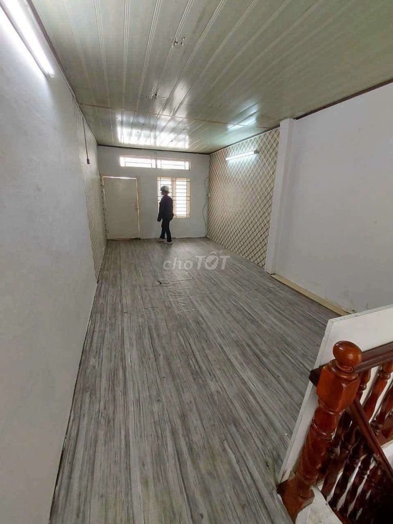 Rent for H3 G, 2 cars, Cao Thắng District 3.