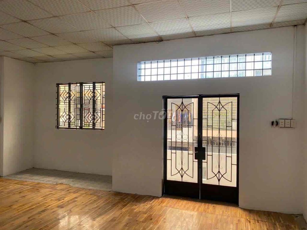 8 meters near Thạch Lam 7 x25 meters 1st floor 21 million
