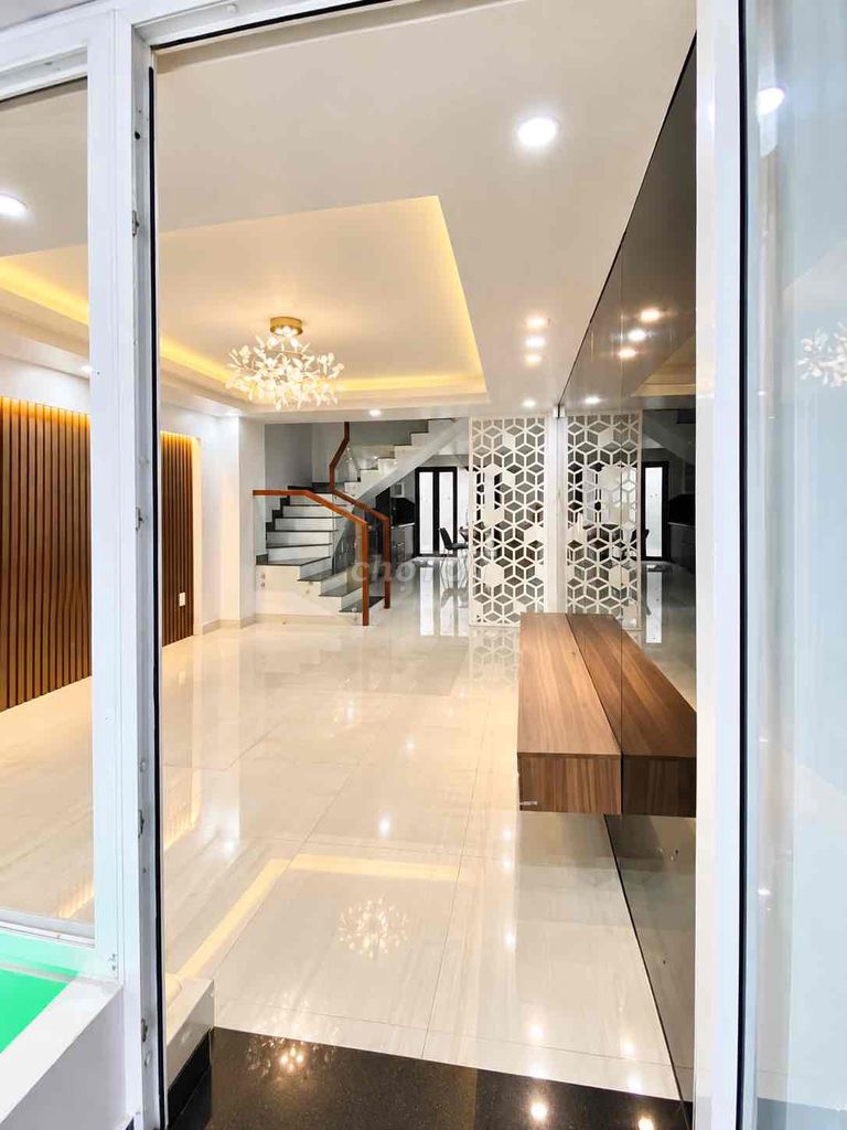 We'll rent a five-story house, 76 M2, 207 feet of abundance, basement, P. New