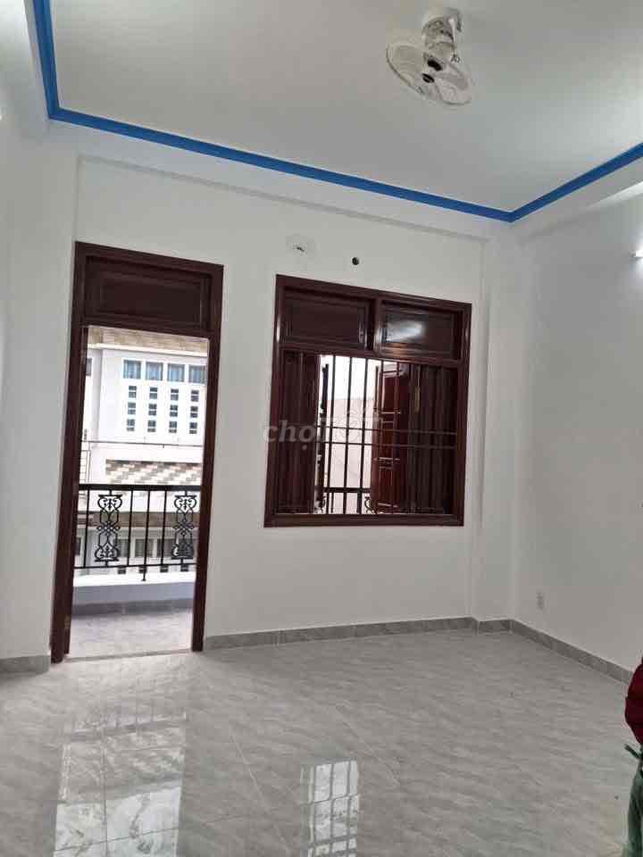Rent a new Bình Tân district, Chiến Lược Motorway, 4 x 12 meters area, 14 million a month.