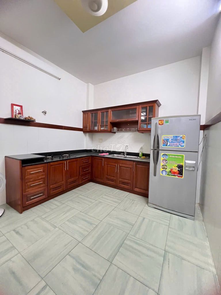 Rent an alley house 565/89 Nguyễn Trãi. Fourth floor (4 bedroom, 3 toilets)