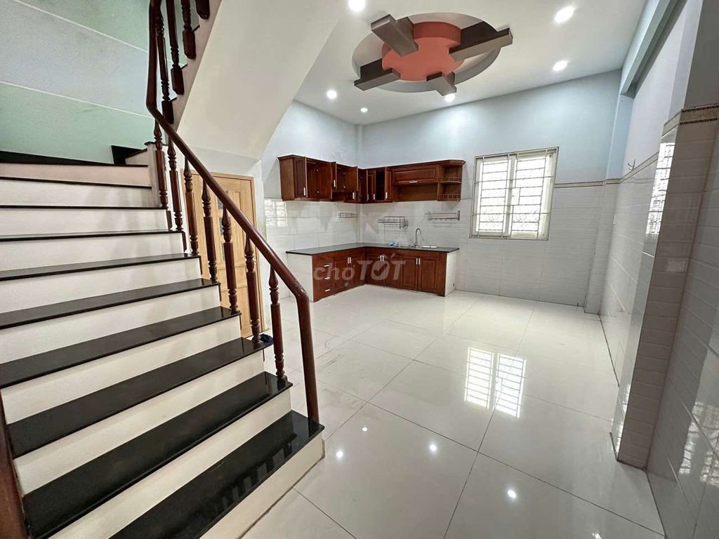 Two-story ground floor three-story bedrooms, Lq1 alley.