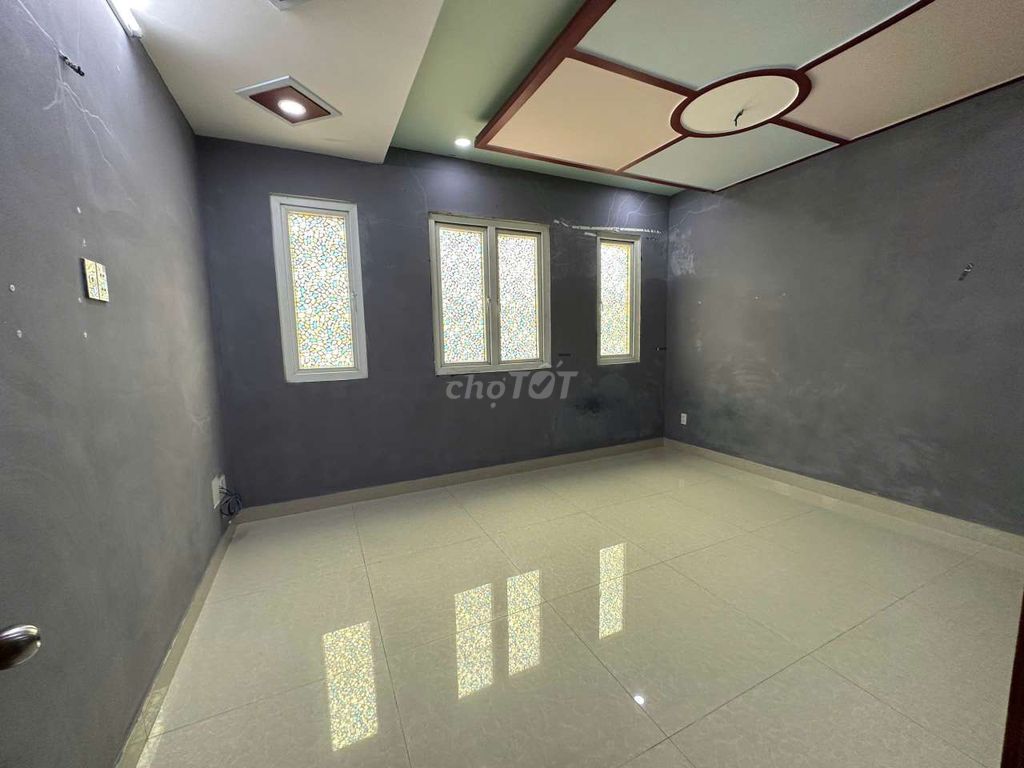 Two-story ground floor three-story bedrooms, Lq1 alley.