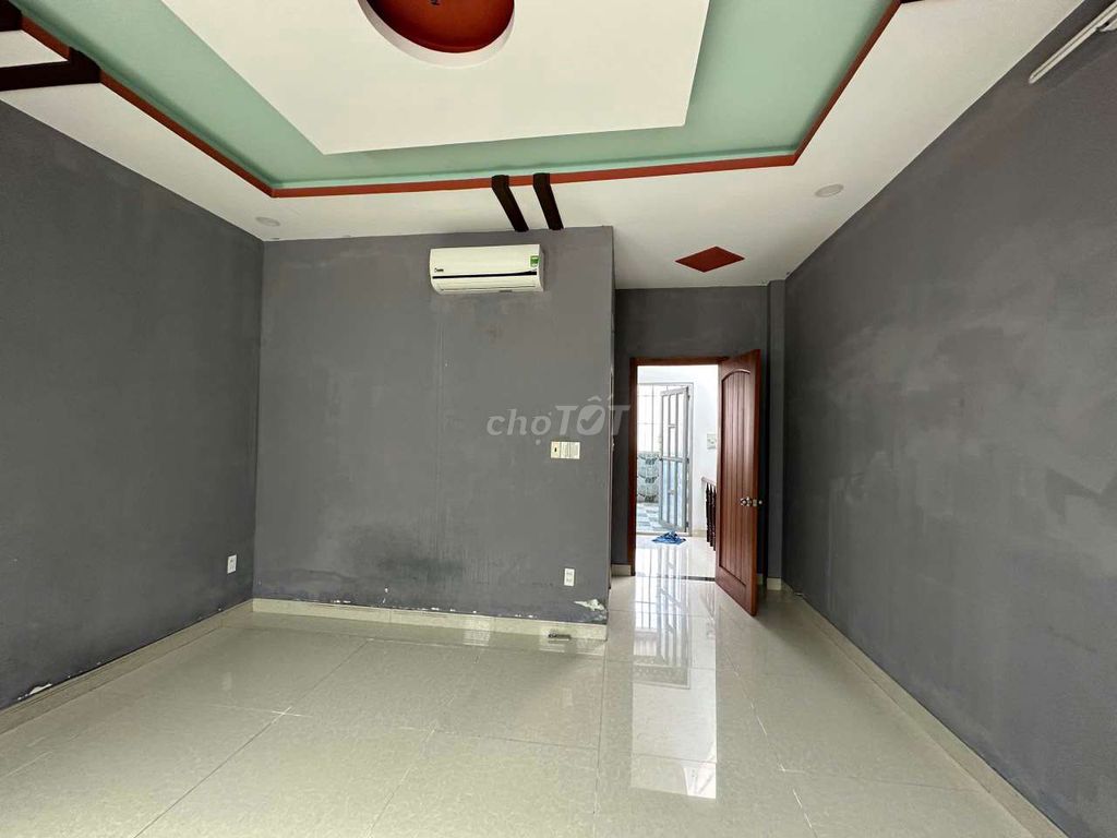 Two-story ground floor three-story bedrooms, Lq1 alley.