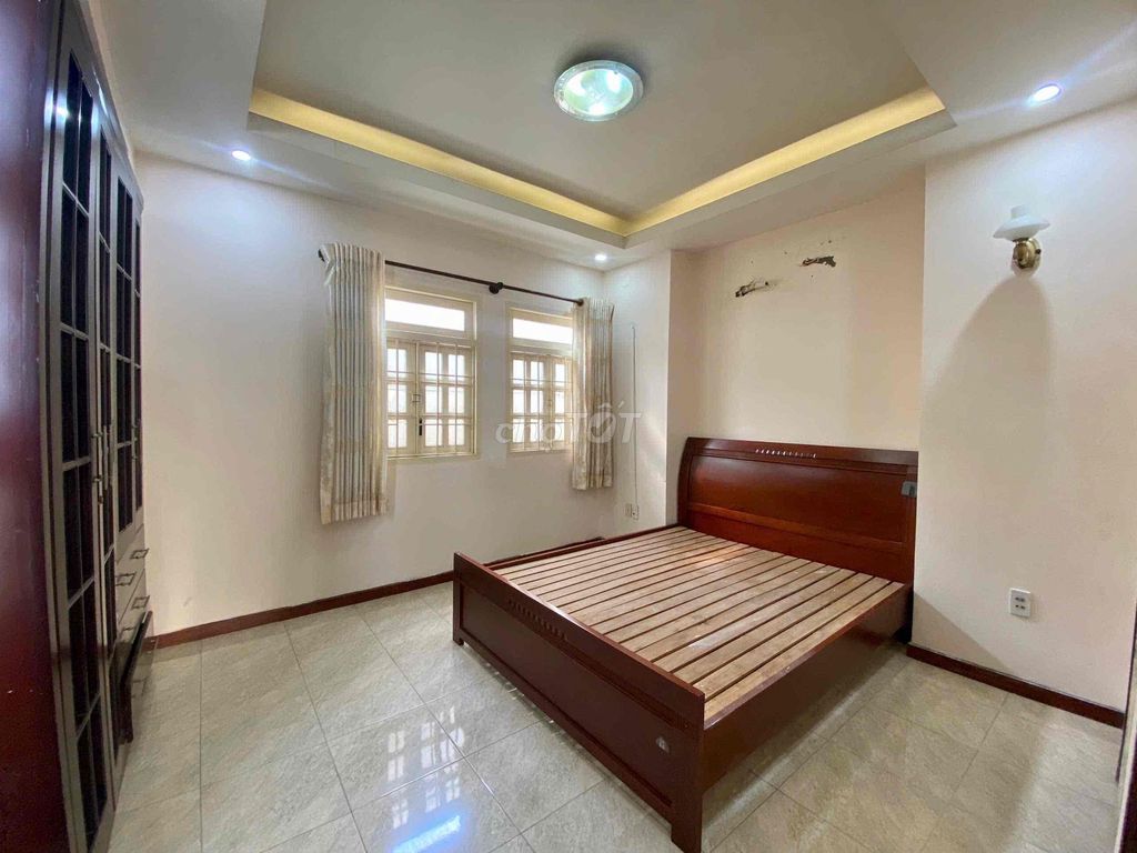 Rent the original house-- Huỳnh Văn Bánh, Phú Nhuận