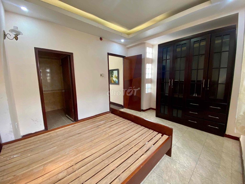 Rent the original house-- Huỳnh Văn Bánh, Phú Nhuận