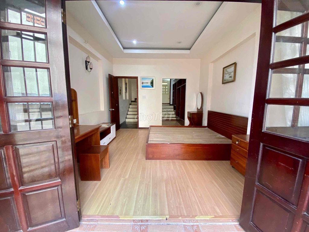 Rent the original house-- Huỳnh Văn Bánh, Phú Nhuận
