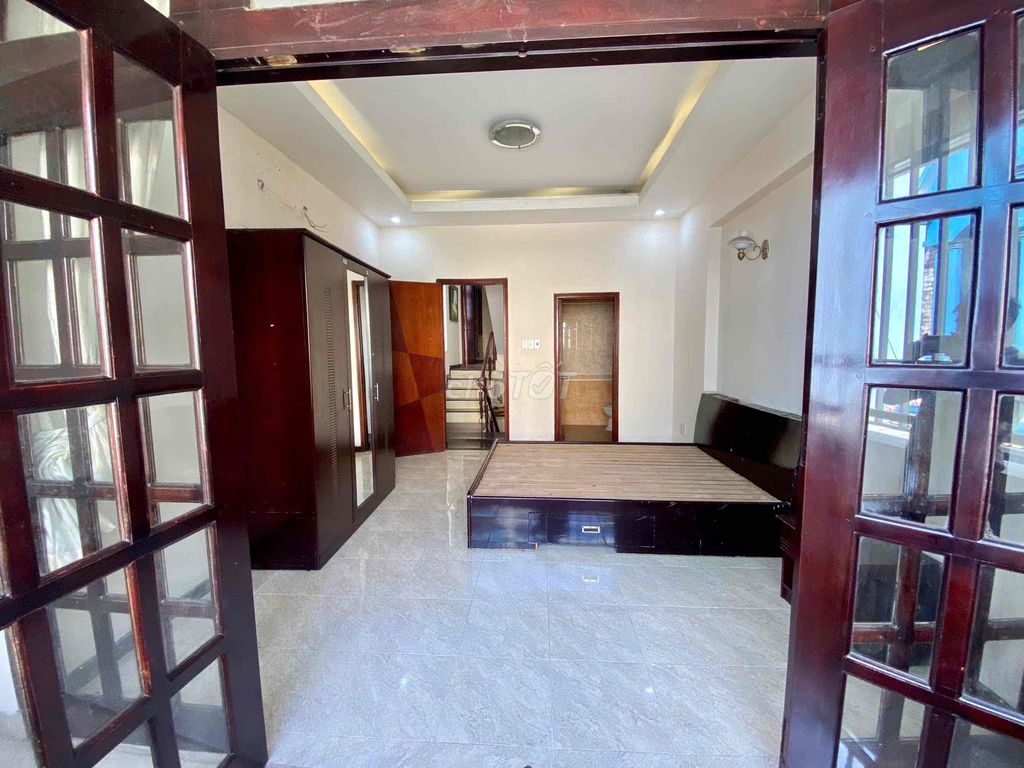 Rent the original house-- Huỳnh Văn Bánh, Phú Nhuận