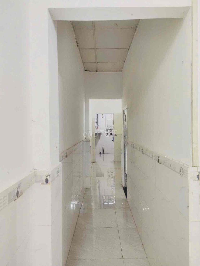 The apartment's near the apartment. level 4: Two bathroom bedrooms. Car road