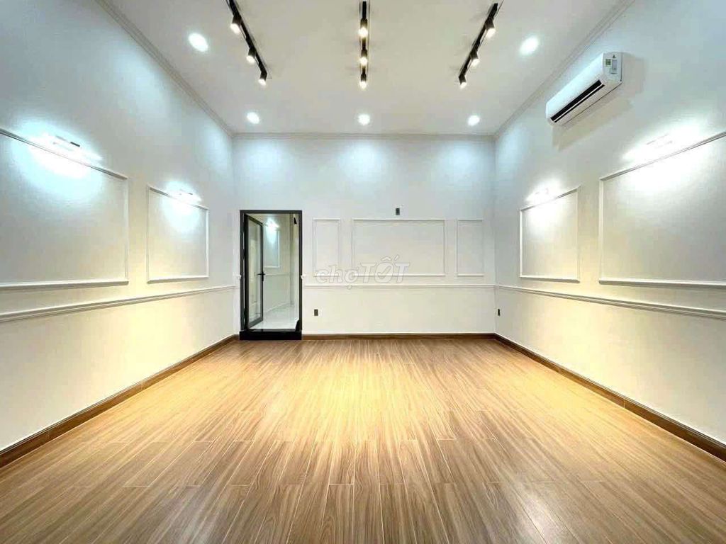 Rent 6 x 20 meters 2 bedrooms 1135 huỳnh tấn phát