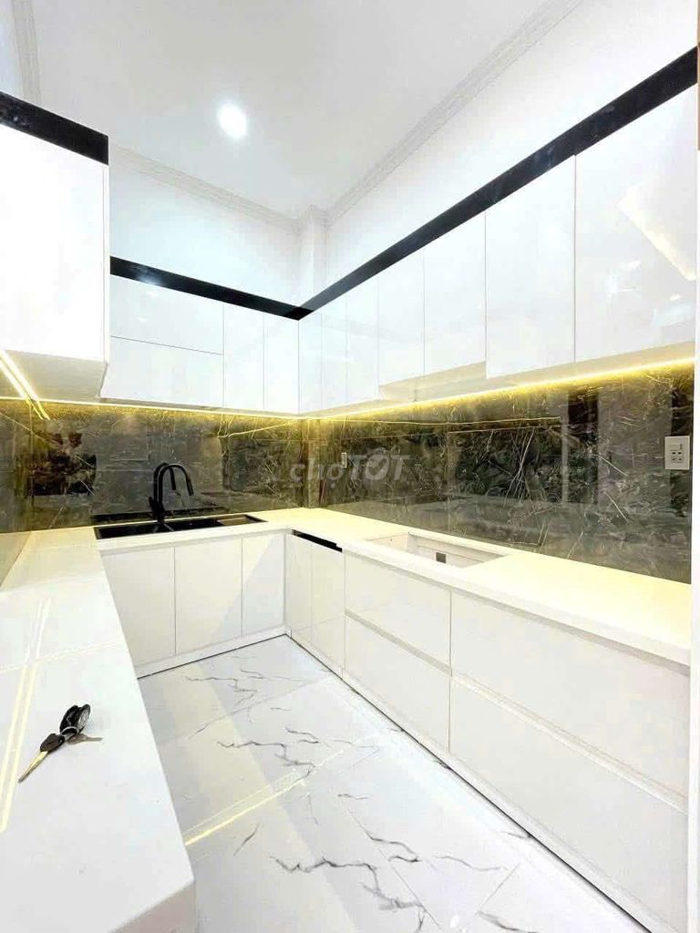 Rent 6 x 20 meters 2 bedrooms 1135 huỳnh tấn phát