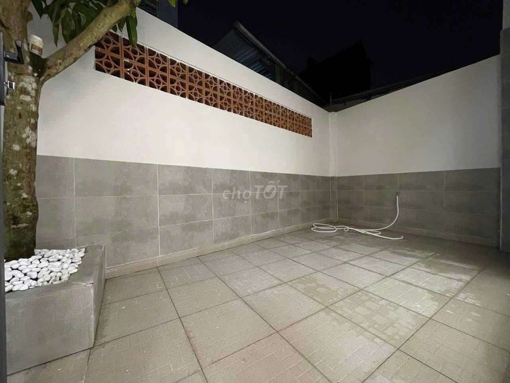 Rent 6 x 20 meters 2 bedrooms 1135 huỳnh tấn phát