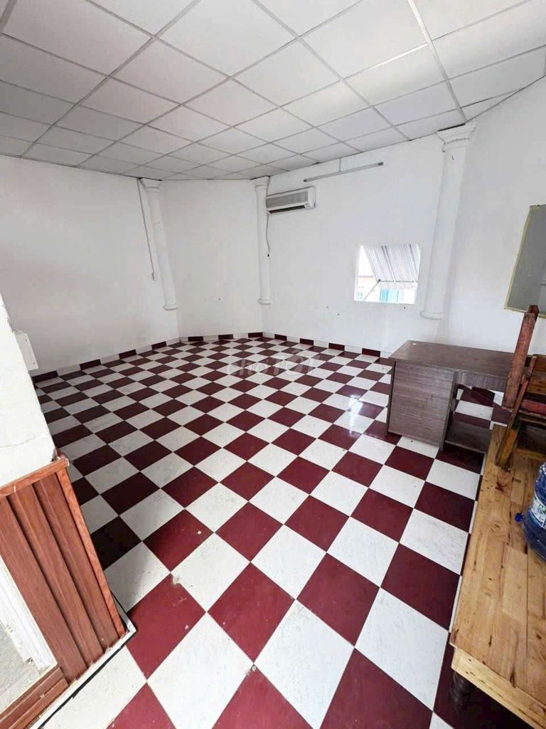 Pass Trương Công Định. Tân Bình (5th bedroom, 5 toilets). Car alley. Area of use 182 m2