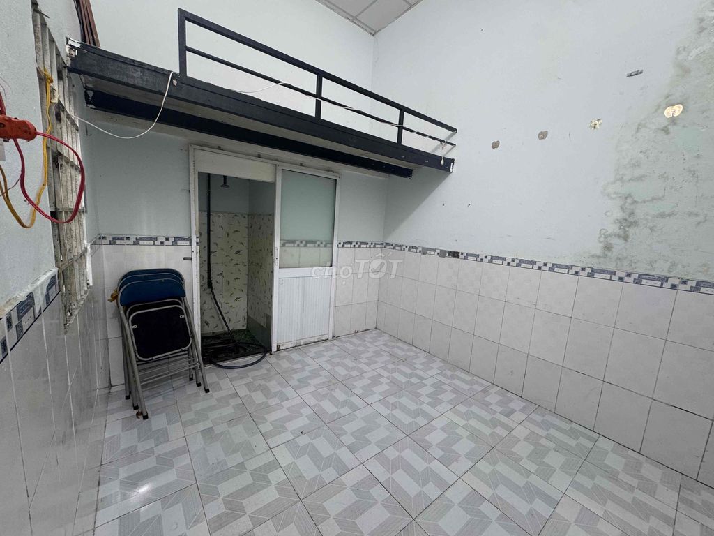 Rent a cash house on 16 m Đông Hưng Thuận