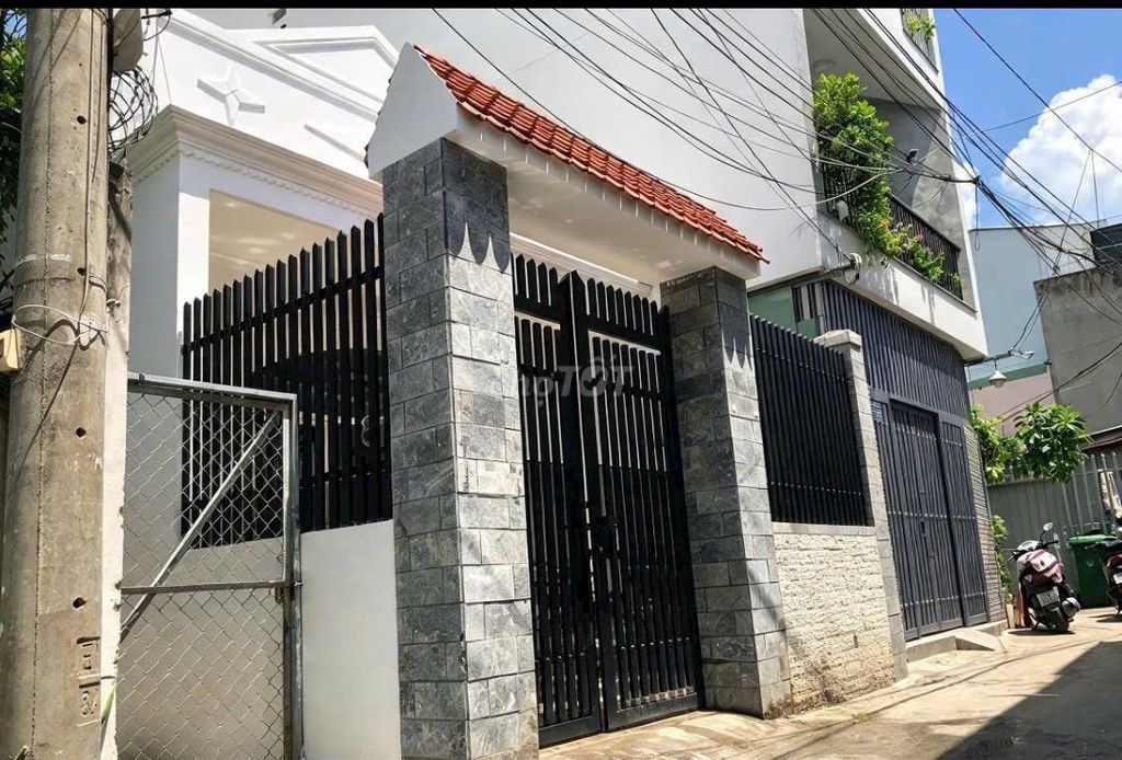 Rent the nnc - three bedrooms, 2 toilets - 8 million a month - 35/16 Bùi Quang Là, 171 12, Gò Vấp.